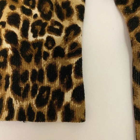 White House Black Market Sweater, Size L - Picture 7 of 7